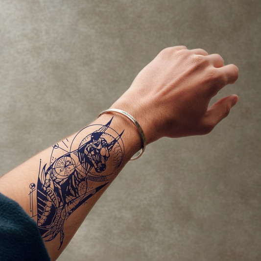 Ägyptischer Gott Tattoo